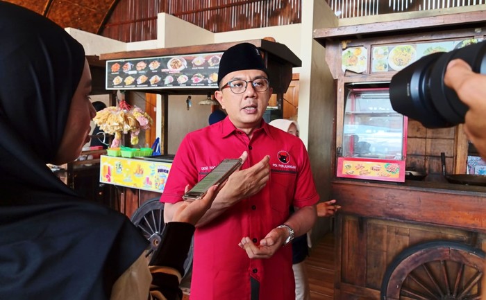Sekretaris DPD PDIP Jawa Timur (Jatim) Deni Wicaksono