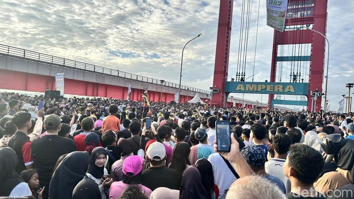 Suasana saat launching CFD Jembatan Ampera Palembang