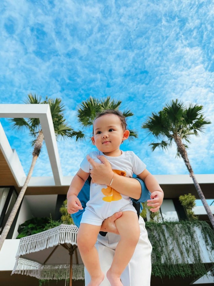 Selamat Ulang Tahun Pertama Anak Thariq Halilintar dan Aaliyah Massaid