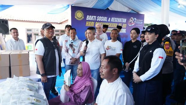 Kegiatan pembagian Bansos alumni Akpol 1990