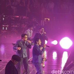 Pecah! Nostalgia hingga Kejutan Ariel NOAH di Konser 25 Tahun Yovie & Nuno