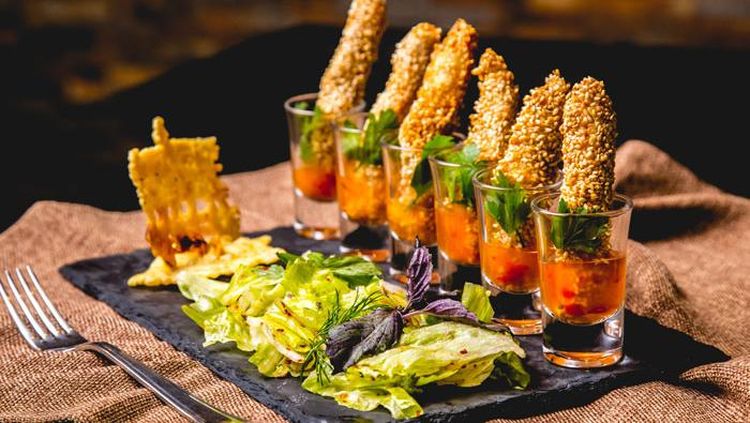 10 Istilah Fancy di Restoran Ini Nggak Sesuai Ekspektasi, Jangan Kegocek!