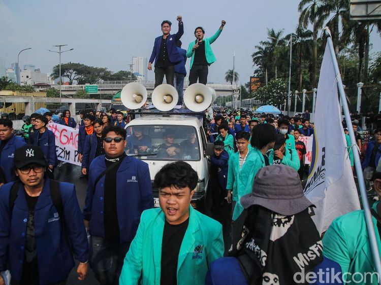 Mahasiswa Gelar Aksi di DPR