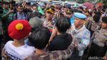 Mahasiswa Gelar Aksi di DPR