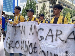 Aliansi BEM Gelar Aksi di Depan DPRD Kalsel, Bawa 4 Poin Tuntutan