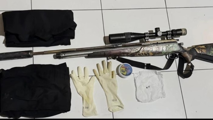 Barang bukti penembakan mahasiswi di Samarinda.
