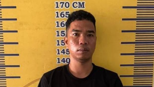 Bareskrim Polri menangkap kaki tangan bandar narkoba Agung Apek dan menyita sabu dalam speaker.