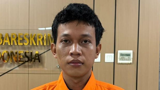 Bareskrim Polri menangkap kaki tangan bandar narkoba Agung Apek dan menyita sabu dalam speaker.