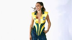 Pesona WAGs Brasil Gak Main-main, Tribun Rasa Runway!