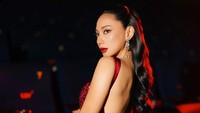 Dinda Kirana berbicara soal perannya di Bercinta Dengan Maut yang ramai disorot. 4 episode sudah selesai dan saya masih tersenyum membaca semua komentar Anda tentang Bella. Saya sangat bersenang-senang bermain dengan kekacauan kecil yang indah ini. Terima kasih atas semua cinta, dukungan, dan reaksi positif yang mengejutkan terhadap perjalanannya hingga kini, tulisnya dilihat di Instagram, Selasa (16/6/2026). (Foto: dok Instagram dindakirana.s)