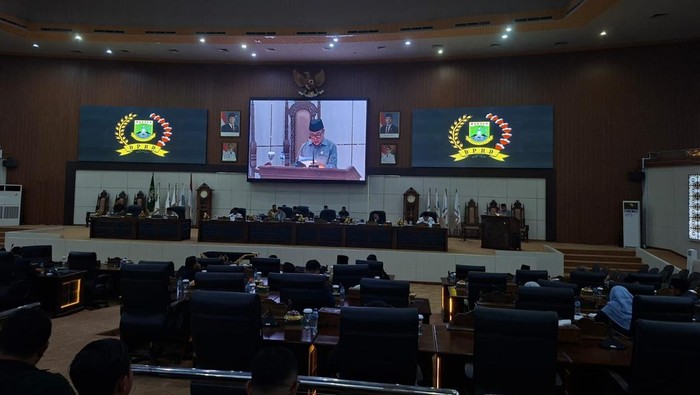 DPRD Banten rapat dengan jajaran Pemprov Banten