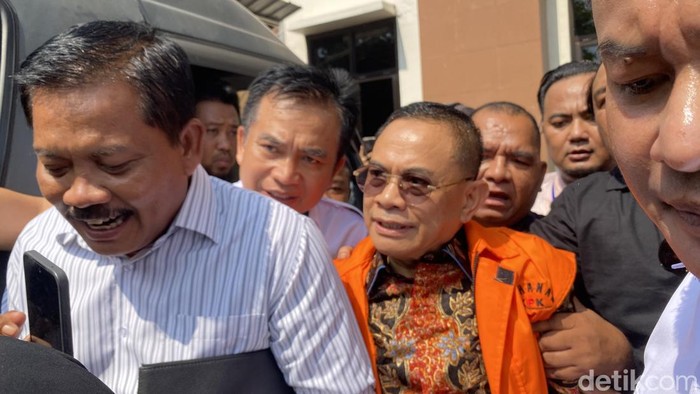 Terdakwa Bupati Pati, Sudewo, dalam sidang perdana di Pengadilan Tipikor Semarang, Kecamatan Semarang Barat, Kota Semarang, Senin (15/6/2026).