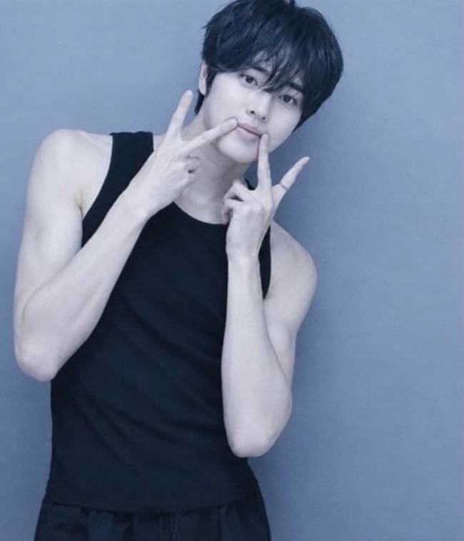 Personel TEMPEST, Eunchan viral disebut-sebut Jang Wonyoung IVE versi pria. Foto: Instagram