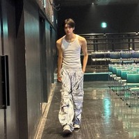 Definisi big boy. Proporsi tubuhnya menuai sorotan lantaran memiliki tinggi badan 188 cm dan berat badan 62 kg. Foto: Instagram