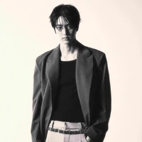 Visual boy group TEMPEST ini lahir pada 2001 dengan nama Choi Byeong Seop. Ia merupakan lulusan SMA Seni Hanlim dan mengambil jurusan Fashion Modeling. Foto: Instagram