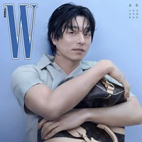 Dalam sesi wawancara, Gong Yoo membagikan perasaannya membintangi drama Korea Netflix, Tantara bersama Song Hye Kyo. Drama berlatar tahun 1960-an hingga 1980-an itu mengikuti perjuangan mereka sebagai dua sahabat yang merintis karier di industri musik. Foto: dok. W Korea