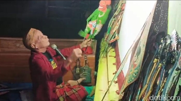Grup seniman wayang yang setiap kali menggelar pertunjukan menampilkan iringan gamelan digantikan suara mulut manusia.