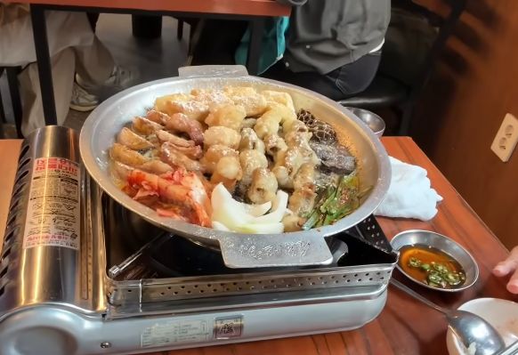 Halda Rianta Halda Rianta kulineran di Seongsu, Korea Selatan