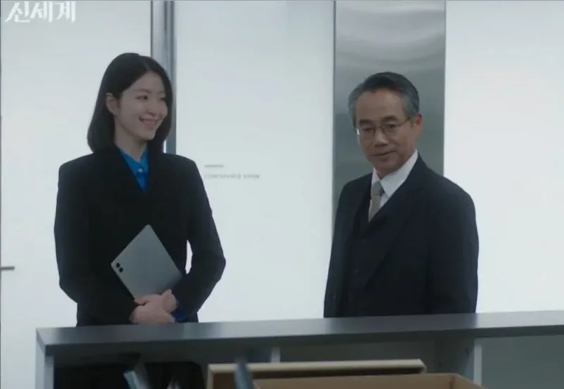 Hong Yi Seol membantah rumor pacarannya dengan Heo Nam Jun. Keduanya beradu akting di drama Korea My Royal Nemesis.