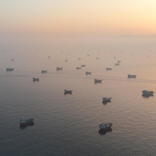 Jantung Energi Dunia Terpantau dari Udara, Kapal-Kapal Penuhi Selat Hormuz
