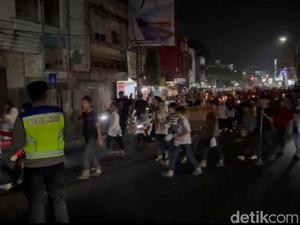 Pawai Obor Meriahkan Malam Tahun Baru Hijriah di Tasikmalaya