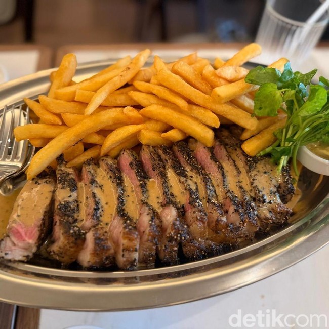 Nikmatnya Steak Flambe hingga Tiramisu ala Resto Prancis Terbaru di Jakarta