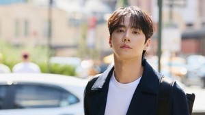 Lawan main Song Kang di Four Hands, Two Sonatas, Lee Jun Young, menutup 5 besar aktor Korea terpopuler akhir bulan ini. Kabar baik buat si aktor yang sekarang lagi wamil. (Foto: dok. Instagram @real_2junyoung)