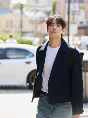 Lee Jun Young Announce Wamil di Tengah Sukses Drakor Reborn Rookie