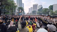 Massa Mahasiswa Gelar Aksi di Dukuh Atas