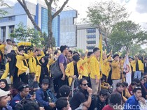 Aksi Kartu Kuning Mahasiswa Kalsel hingga Rapor Merah Pemerintah