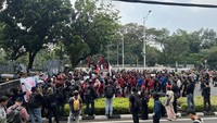 Long March dari Tugu Tani, Massa Mahasiswa Tiba Sebelum Simpang Patung Kuda