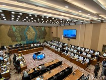 Bahlil Usul Volume BBM Subsidi Tahun Depan 19,56 Juta KL & Listrik Rp 122 T