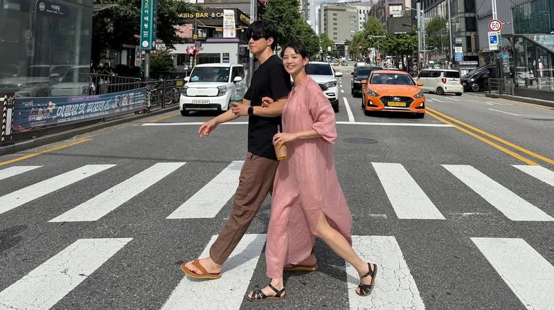 Momen kebersamaan Kim Mu Yeol bersama sang istri Yoon Seung Ah.