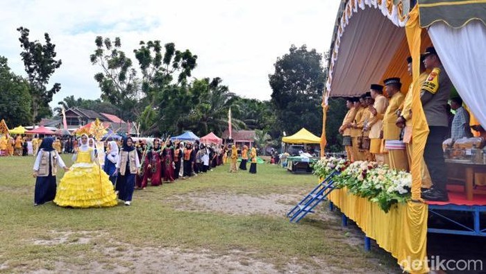 Parade budaya Hari Jadi Ke-423 Kutaringin.