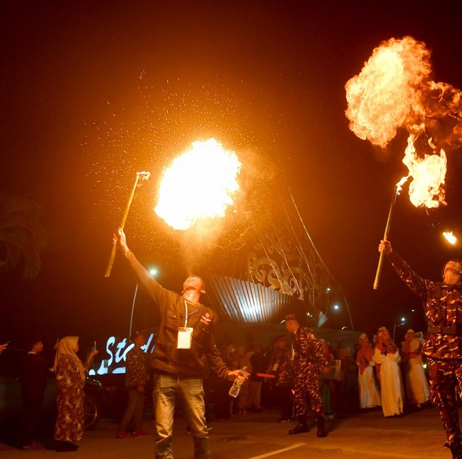 Cahaya Obor Iringi Perayaan Tahun Baru Islam di Sejumlah Wilayah Indonesia