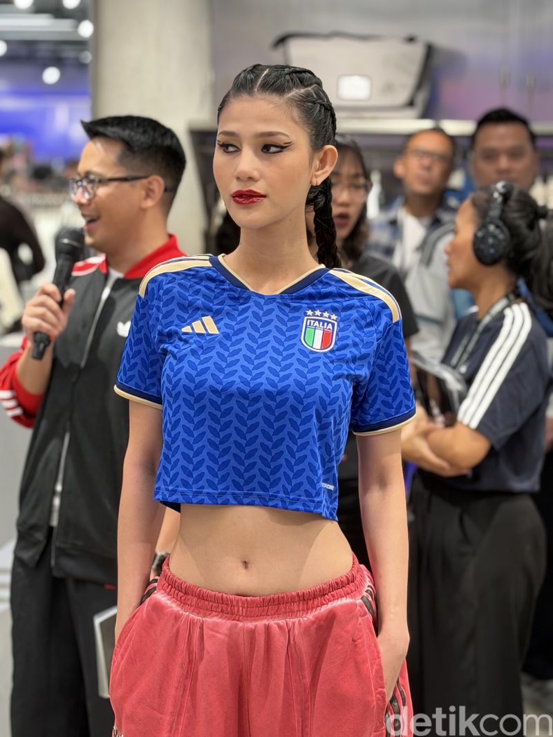 adidas resmi membuka adidas Brand Center, toko terbesarnya di Indonesia, yang berlokasi di Grand Indonesia, Jakarta, pada Jumat (12/6/2026).