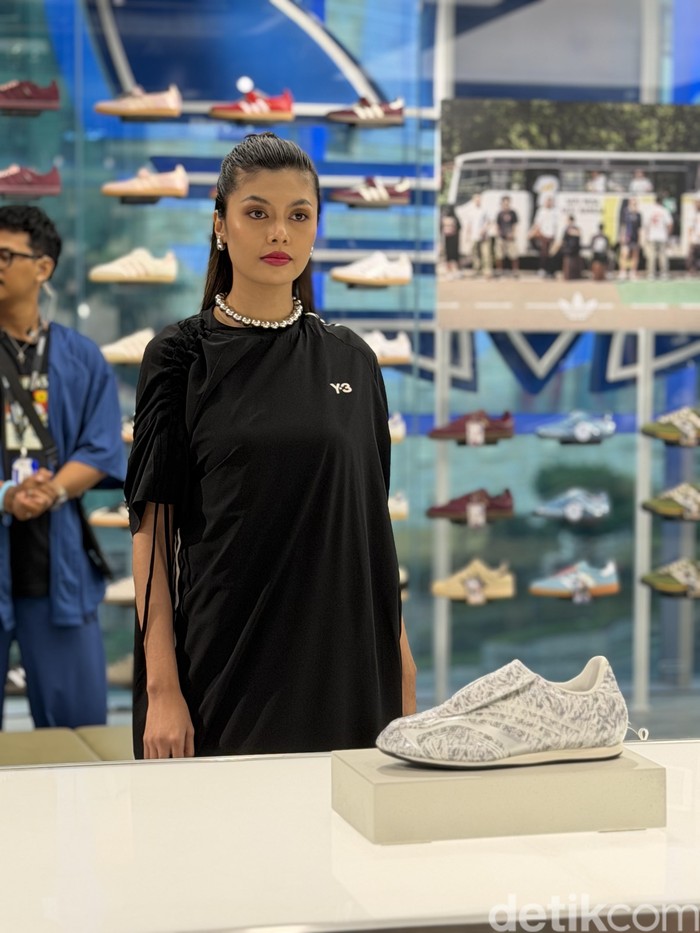 adidas resmi membuka adidas Brand Center, toko terbesarnya di Indonesia, yang berlokasi di Grand Indonesia, Jakarta, pada Jumat (12/6/2026).