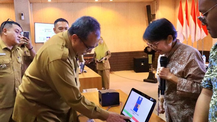 Pemkab Gresik mempersiapkan pelaksanaan Pilkada 2026 dengan e-Voting demi memastikan transparansi.