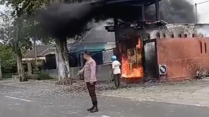 Pertashop di Kecamatan Sukosari, Bondowoso terbakar lukai 3 karyawannya