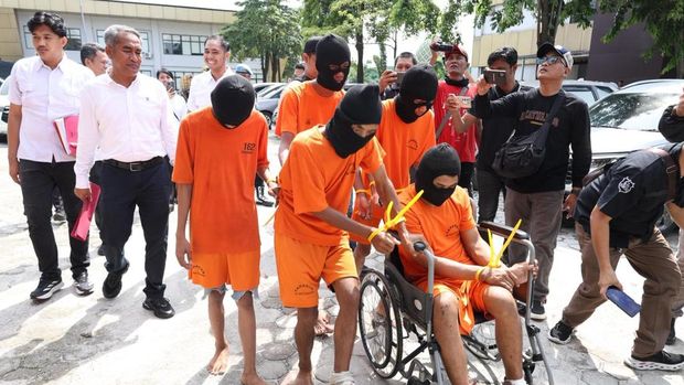 Polda Riau mengungkap begal hingga pencurian hiolo di klenteng Rokan Hilir Polda Riau mengungkap begal hingga pencurian hiolo di klenteng Rokan Hilir