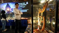 Ponorogo Diselimuti Aura Pusaka, Ratusan Keris dan Pedang Kuno Dipamerkan Saat Grebeg Suro
