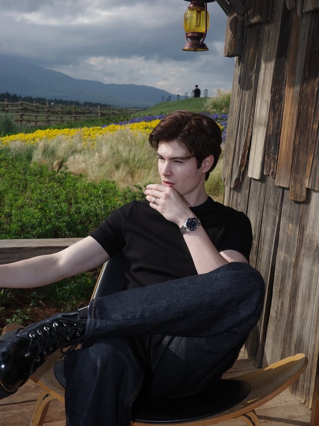 Ruslan memang dikenal karena penampilan yang tampan. Wajahnya bahkan sering disandingkan dengan aktor Korea terkenal, Cha Eun Woo.Foto: Instagram @pugun.wisad