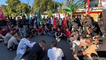 Demo Mahasiswa di DPRD Kota Surabaya