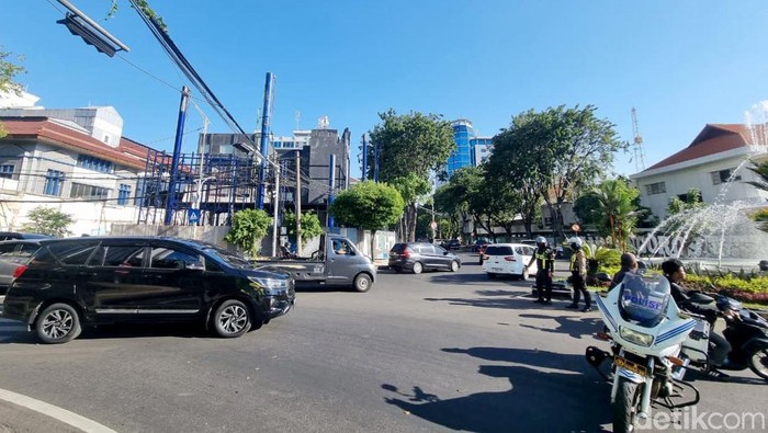 Puluhan Mahasiswa Cipayung Plus Aksi di DPRD Surabaya
