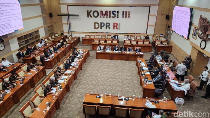 Rapat Dengar Pendapat (RDP)  Komisi III DPR dan Kejagung RI membahas rencana kerja dan anggaran, Senin (15/6/2026).