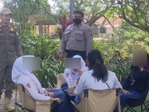 Nongkrong Saat Jam Sekolah, Puluhan Siswi Tulungagung Digaruk Satpol PP