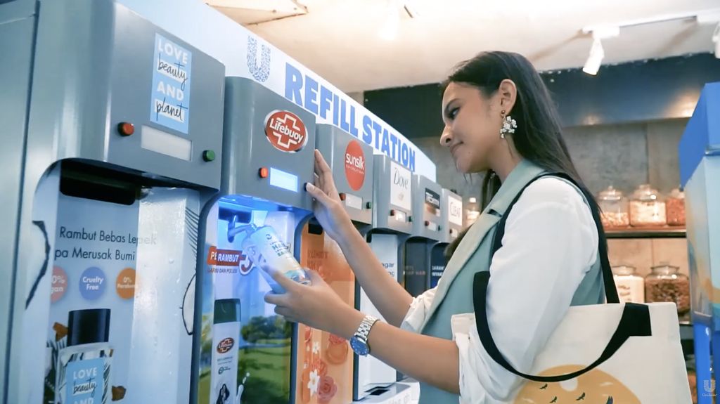 Refill Station Unilever. (Tangkapan Layar Youtube/Unilever Indonesia)