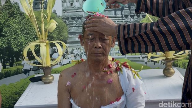 Ritual ruwatan jelang 1 Suro di Desa Gedongmulyo, Lasem, Rembang, Senin (15/62026) malam. Ritual ruwatan jelang 1 Suro di Desa Gedongmulyo, Lasem, Rembang, Senin (15/62026) malam.