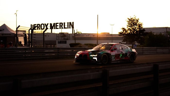 Sean Gelael dan WRT 32 finis ketujuh di 24 Hours of Le Mans 2026.