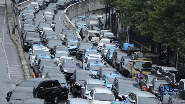 Suasana kemacetan di kawasan Tosari-Sudirman, Jakarta, Senin (15/6/2026). (CNBC Indonesia/Tri Susilo) Suasana kemacetan di kawasan Tosari-Sudirman, Jakarta, Senin (15/6/2026). (CNBC Indonesia/Tri Susilo)